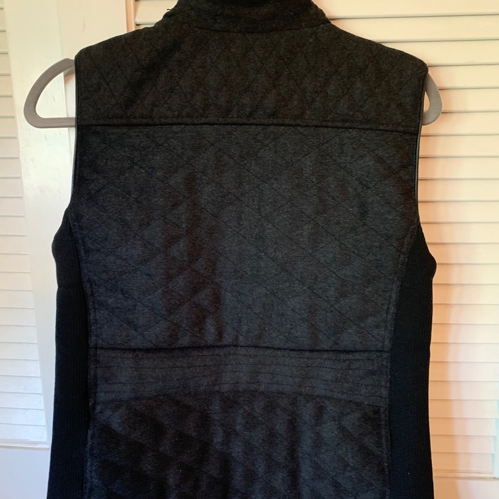 Vest - Picture 3 of 10